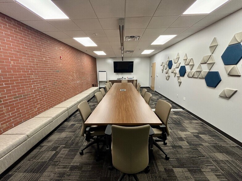 More Photos Of 5101 S Broad St, Philadelphia Office For Lease