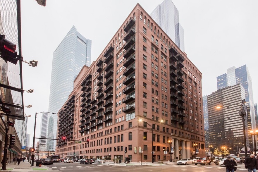 Primary Photo Of 440 W Randolph St, Chicago Storefront Retail Office For Sale