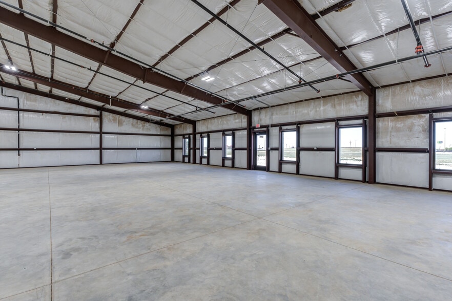 More Photos Of 8111 Patel Dr, Wolfforth Distribution For Sale