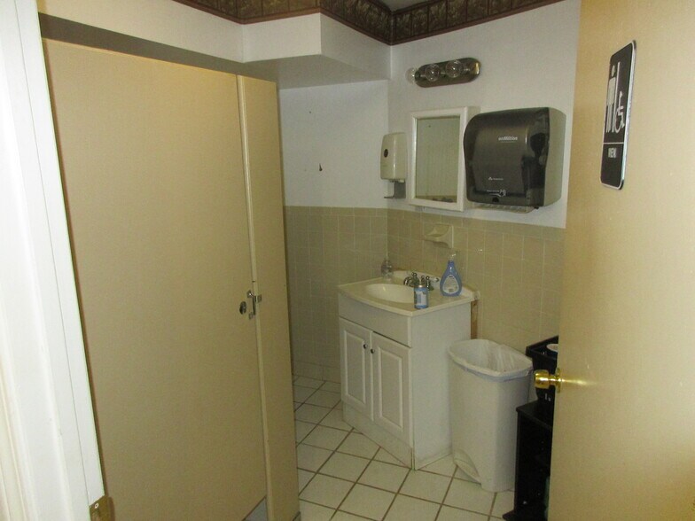 More Photos Of 2639 Morris St, Atlanta Religious Facility For Sale