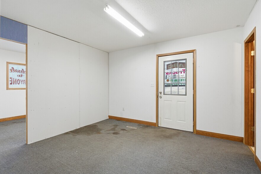 More Photos Of 300 Main St N, Hazleton Freestanding For Sale