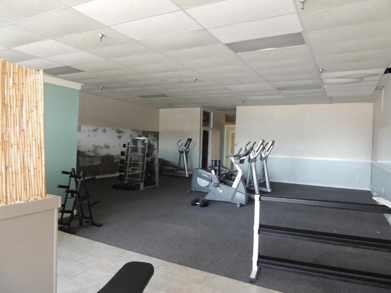 More Photos Of 5515-5545 Cameron St, Scott General Retail For Sale