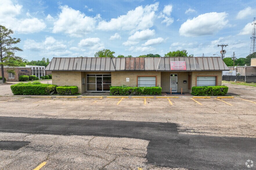 More Photos Of 5339 I-55, Jackson Office For Lease