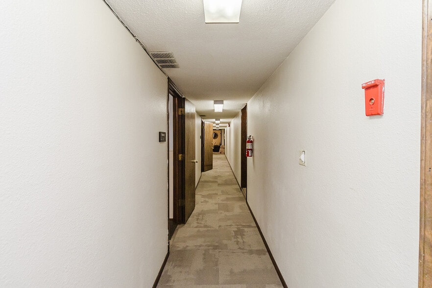 More Photos Of 1319 E 17th Ave, Hutchinson Religious Facility For Sale