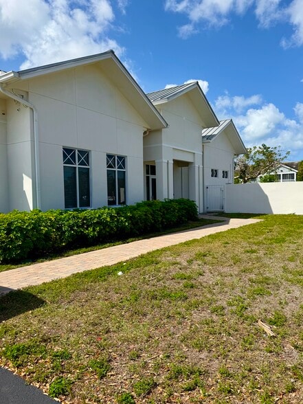 More Photos Of 4660 Cardinal Way, Naples Unknown For Lease