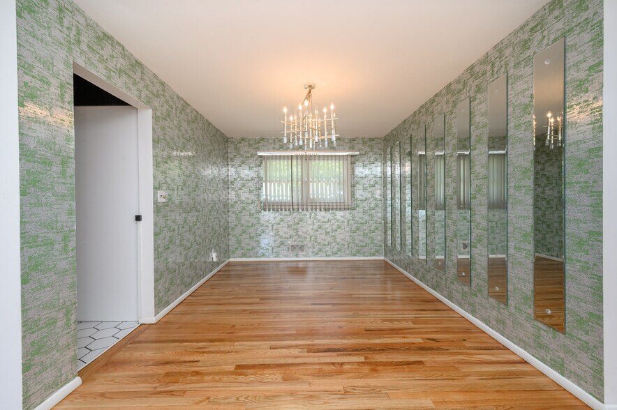 More Photos Of 373 Ford Ave, Fords Medical For Sale