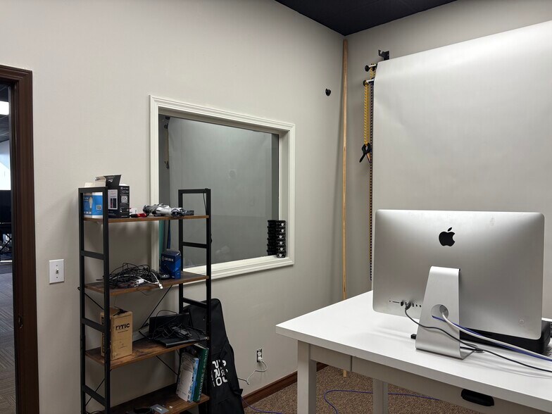 More Photos Of 2801 N Government Way, Coeur d'Alene Light Manufacturing For Sale