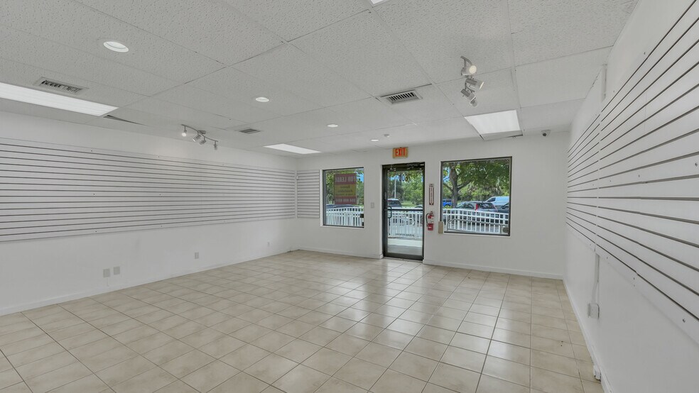 More Photos Of 7600 Wiles Rd, Coral Springs Unknown For Lease