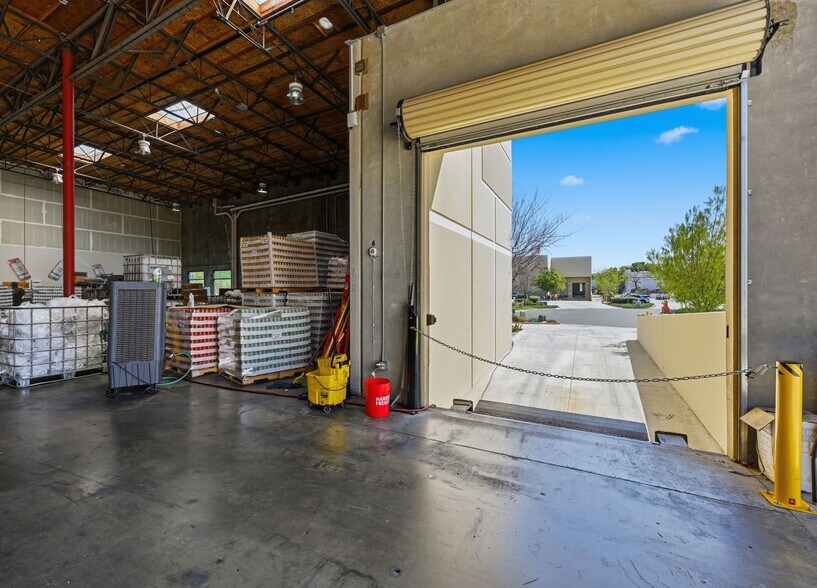 More Photos Of 12190 Dearborn Pl, Poway Industrial For Lease