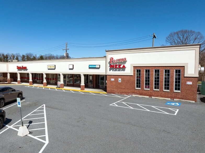 More Photos Of 301 Main St, Landisville Storefront For Sale