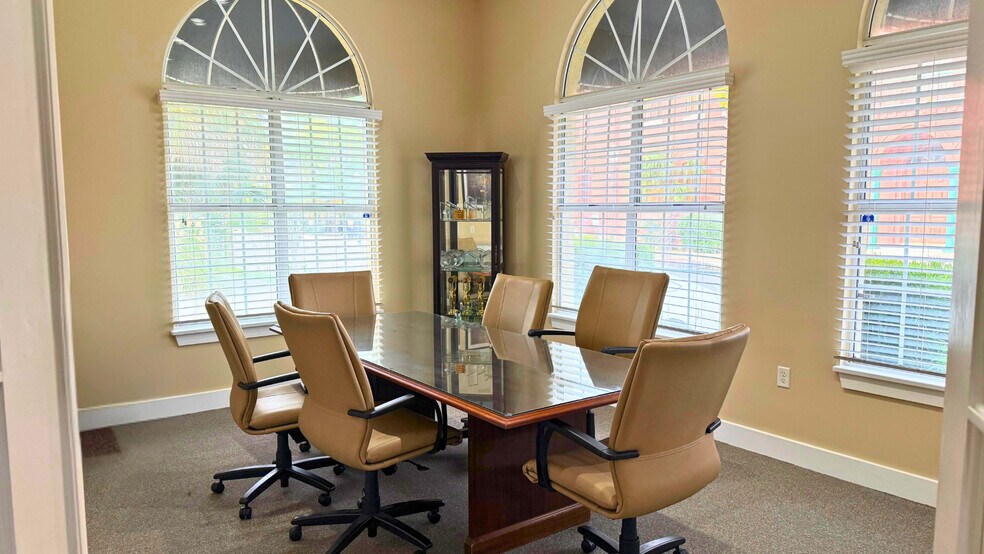 More Photos Of 500 Centre St, Fernandina Beach Office For Sale