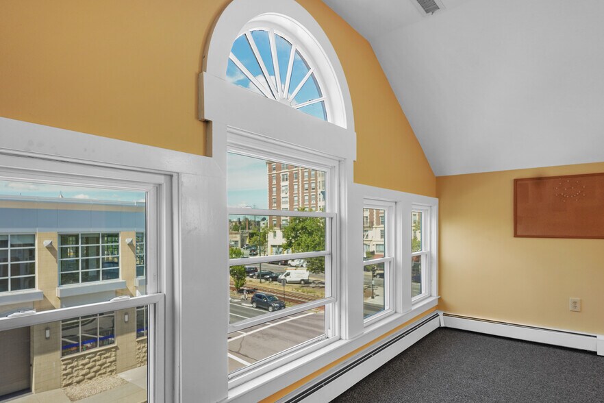 More Photos Of 1269 Beacon St, Brookline Medical For Lease