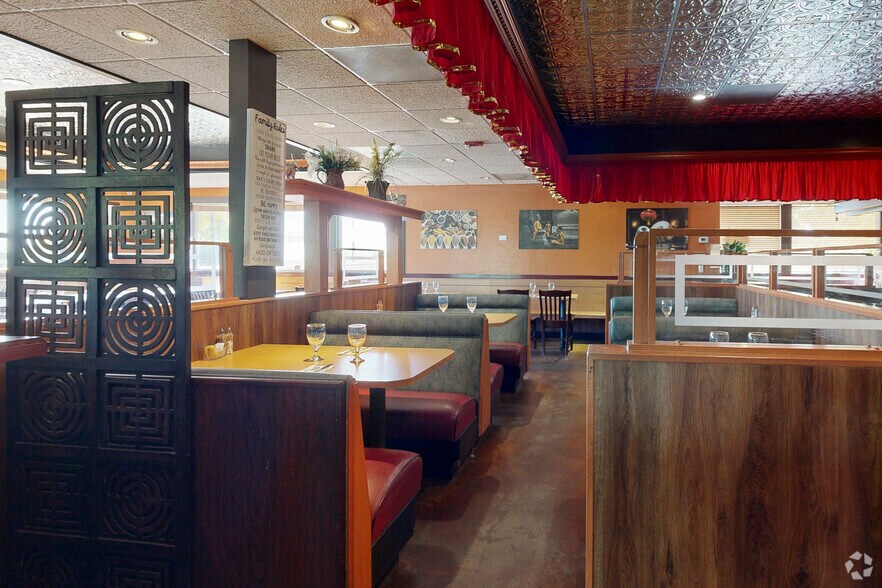 More Photos Of 11903 W 6th Avenue Frontage Rd, Lakewood Restaurant For Sale