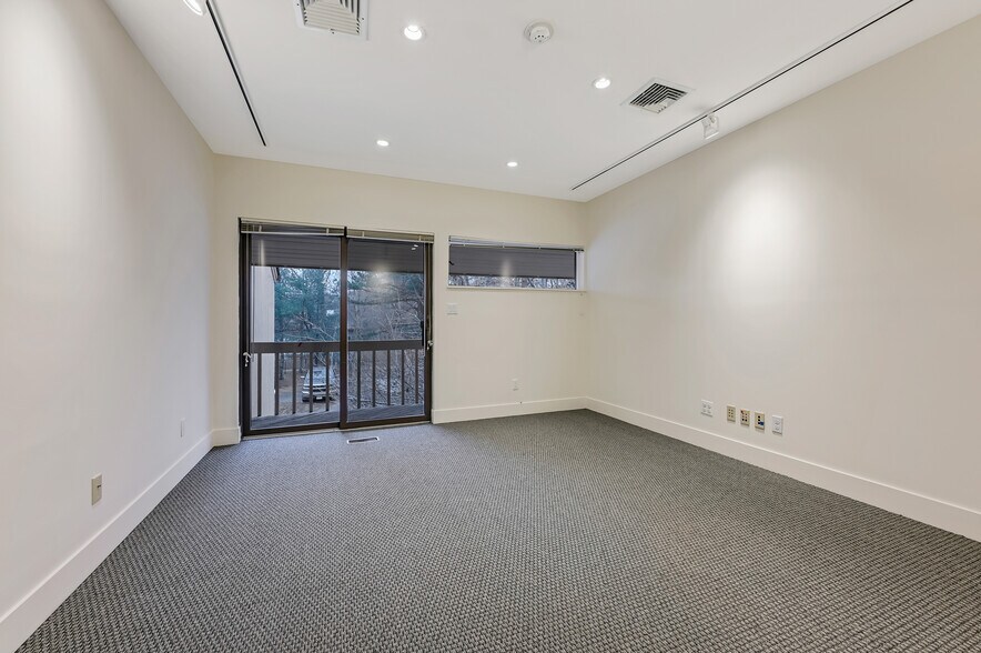 More Photos Of 16 Goodfriend Dr, East Hampton Office Residential For Sale