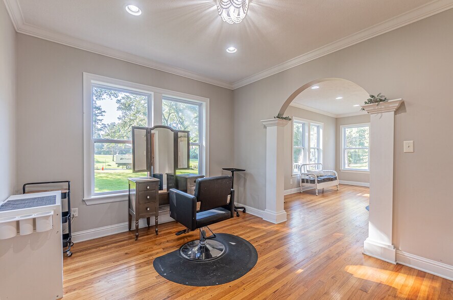 More Photos Of 2590 Military Hwy, Pineville Office For Sale