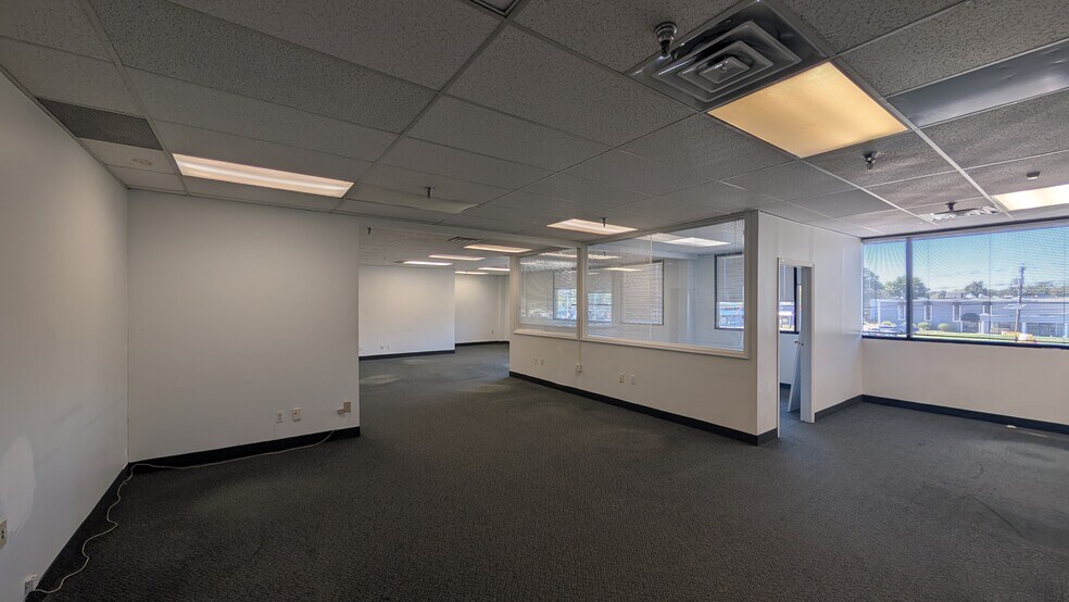 More Photos Of 1320 State Route 23, Wayne Storefront Retail Office For Lease