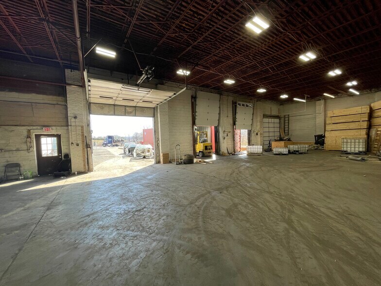 More Photos Of 3 Cass St, Keyport Warehouse For Lease