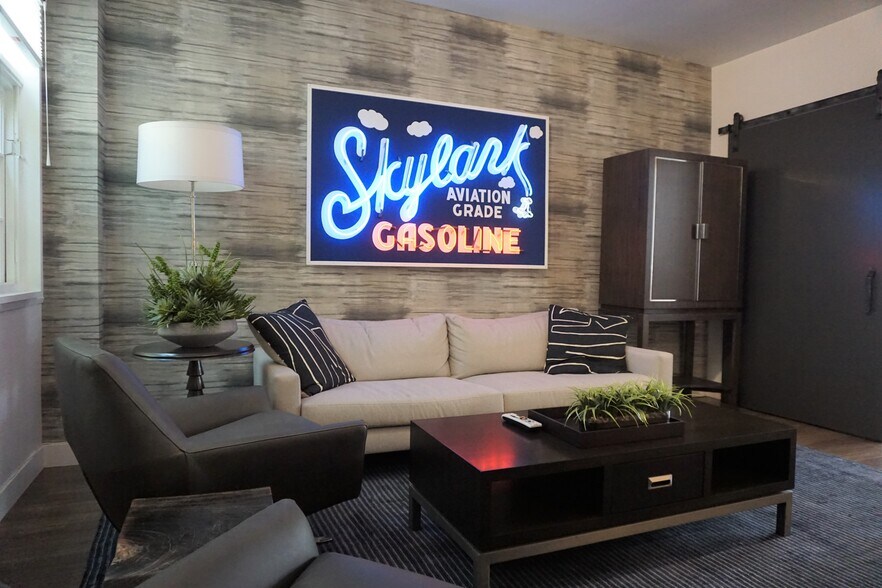 More Photos Of 449-451 N Canon Dr, Beverly Hills Unknown For Lease