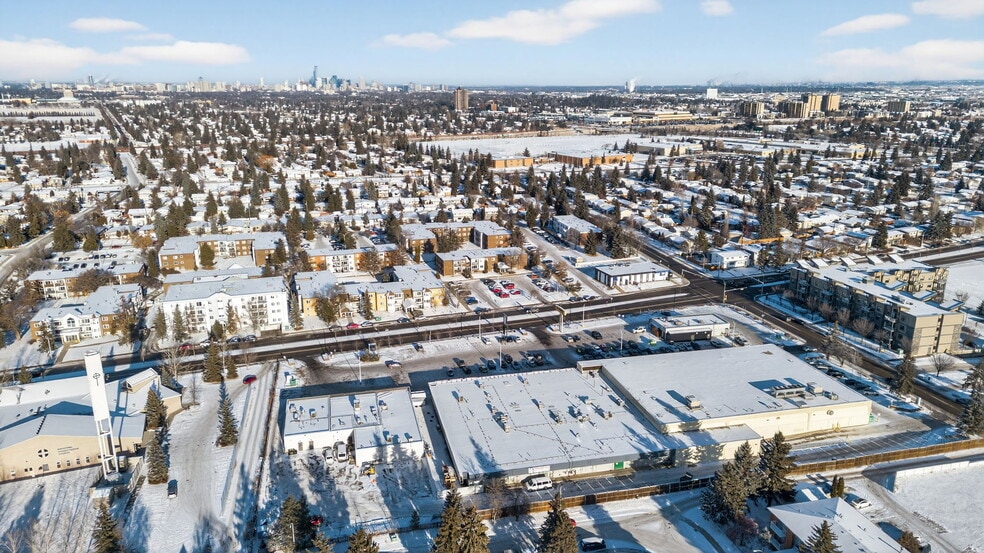 More Photos Of 11411 40th Ave, Edmonton Storefront For Lease