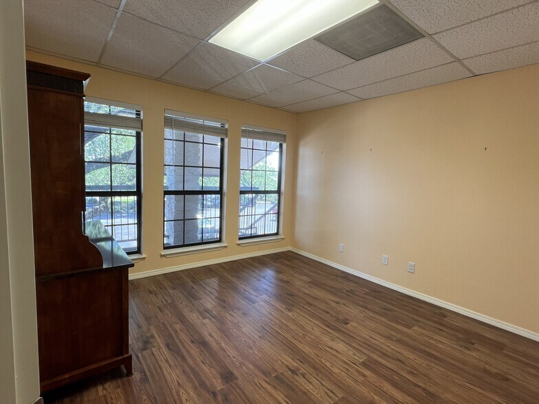 More Photos Of 13740 Research Blvd, Austin Office Residential For Sale