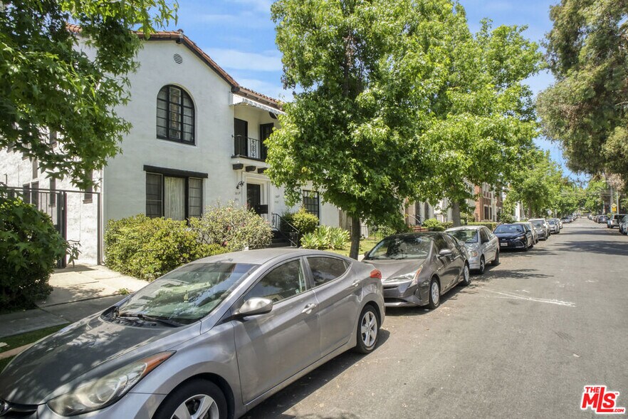More Photos Of 351 N Orange Grove Ave, Los Angeles Apartments For Sale