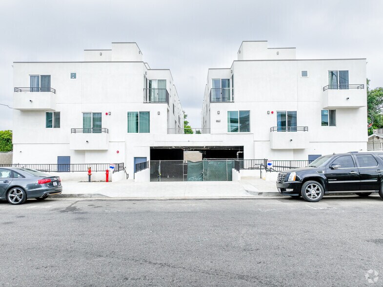 More Photos Of 8837 Burnet Ave, North Hills Apartments For Sale