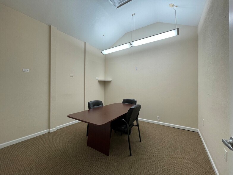 More Photos Of 130 W A St, Dixon Office For Lease