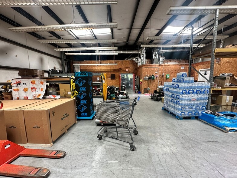 More Photos Of 306 Canton Rd, Cumming Freestanding For Lease