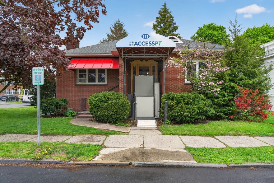 More Photos Of 111 Maiden Ln, Kingston Medical For Sale