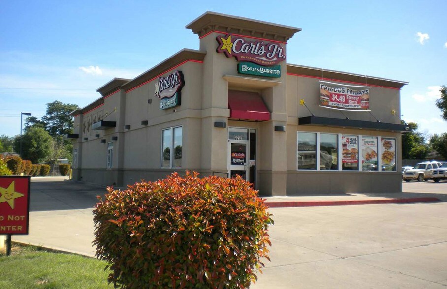 Primary Photo Of 2617 Oklahoma Ave, Woodward Fast Food For Lease