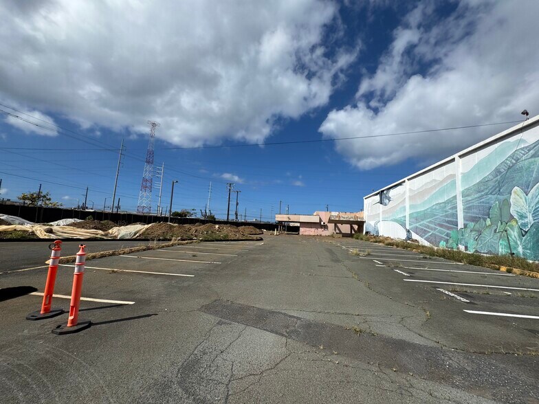 More Photos Of 1190 Dillingham Blvd, Honolulu Land For Lease