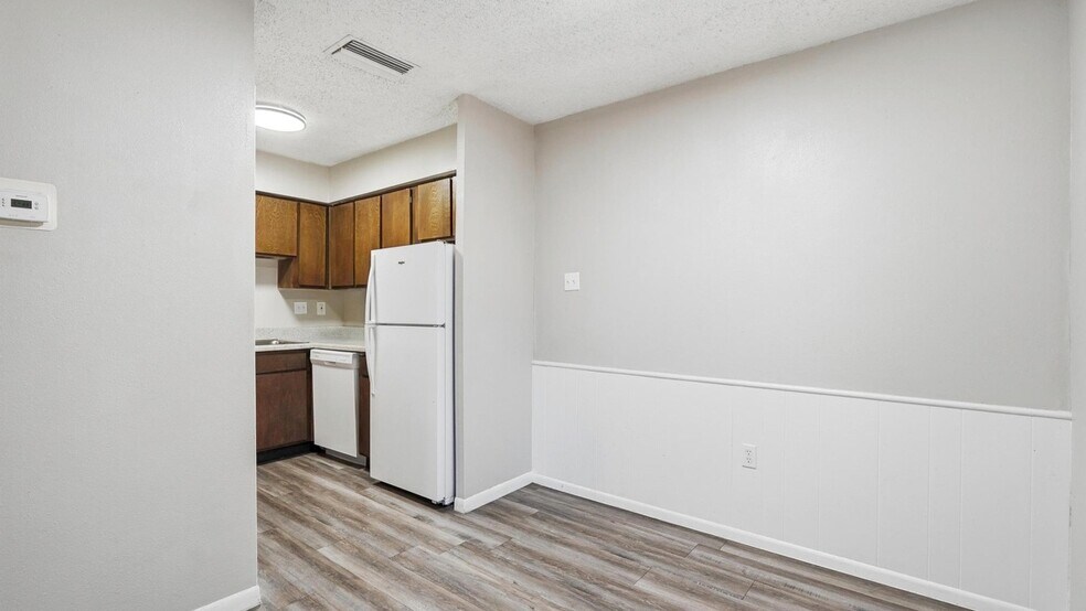 More Photos Of 2001 Slayden St, Brownwood Apartments For Sale