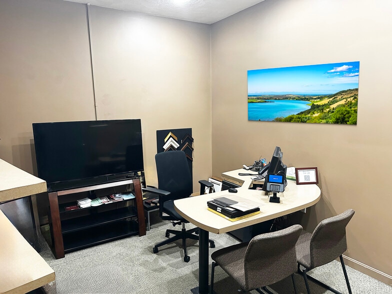 More Photos Of 2 Old Nashua Rd, Londonderry Freestanding For Sale