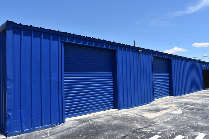 More Photos Of 2060 Range Rd, Clearwater Service For Lease
