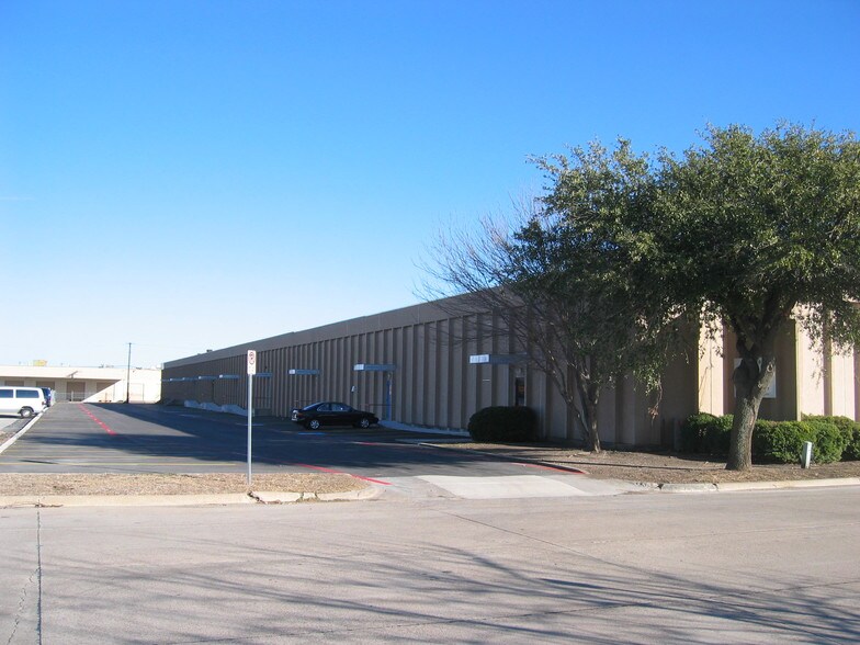 Primary Photo Of 8717 Forum Way, Fort Worth Light Manufacturing For Lease