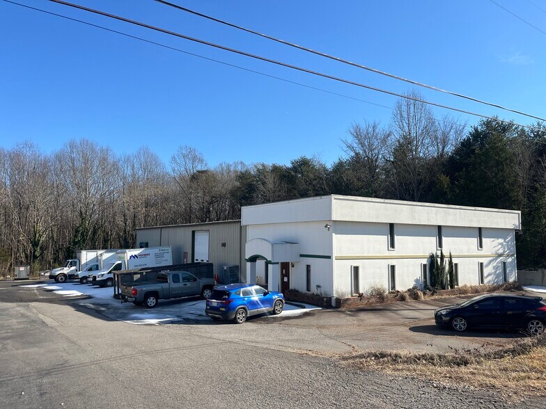 Primary Photo Of 1477 N Barkley Rd, Statesville Warehouse For Lease