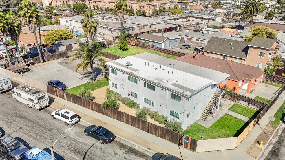 Primary Photo Of 11513 Berendo Ave, Los Angeles Multifamily For Sale