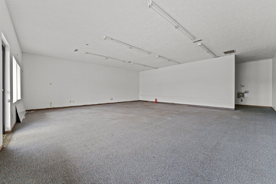 More Photos Of 402-406 Harris Ave, Raeford Storefront Retail Office For Sale