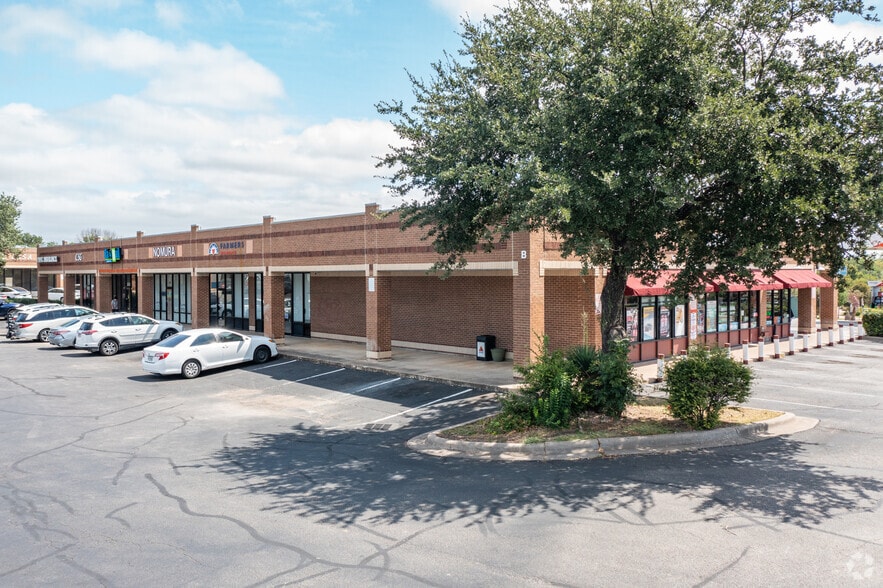 More Photos Of 1006 E Yager Ln, Austin Unknown For Lease