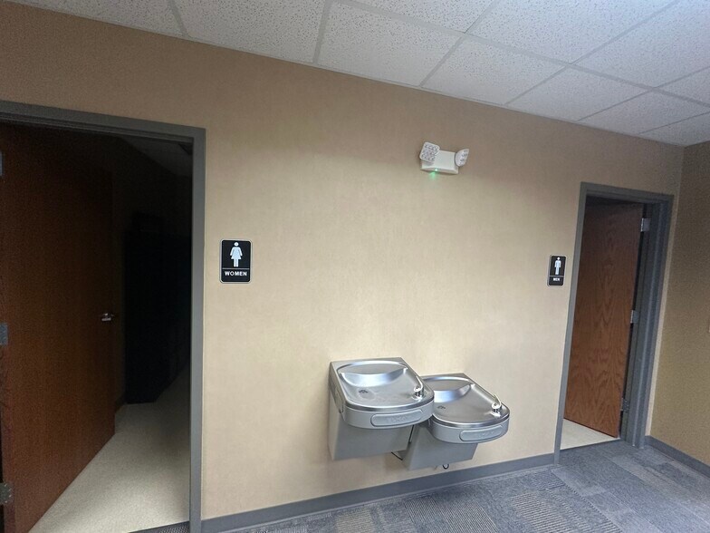 More Photos Of 1229 1st Ave SE, Cedar Rapids Office For Lease