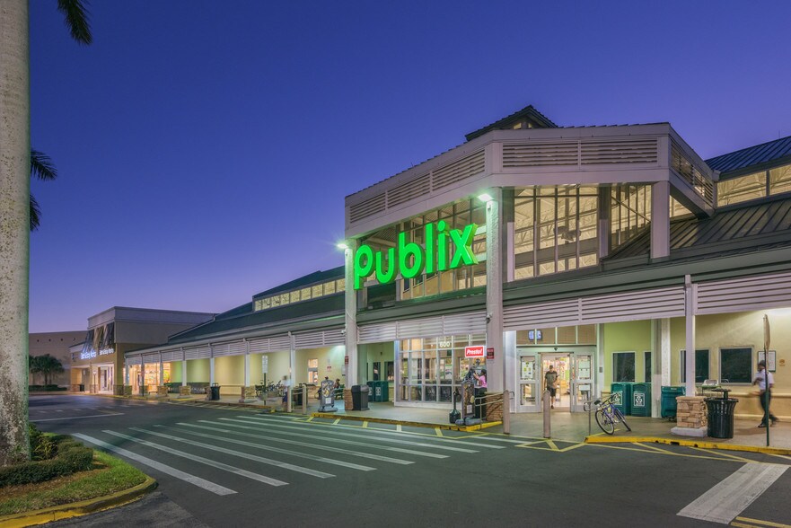 Primary Photo Of 700 N University Dr, Pembroke Pines General Retail For Lease