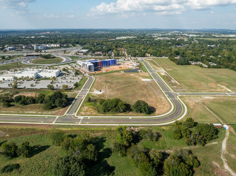 More Photos Of 1070 Marinoni Drive, Fayetteville Land For Lease