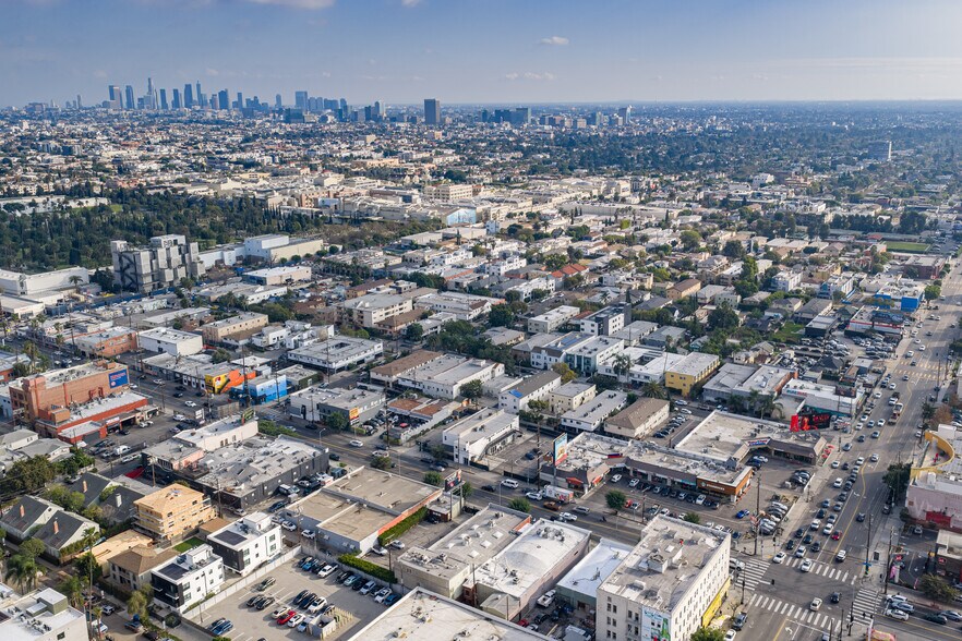 More Photos Of 6222 Santa Monica Blvd, Los Angeles Office For Sale