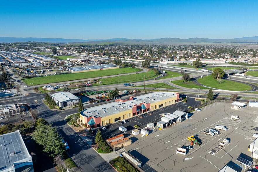 More Photos Of 6111 Southfront Rd, Livermore Research And Development For Lease