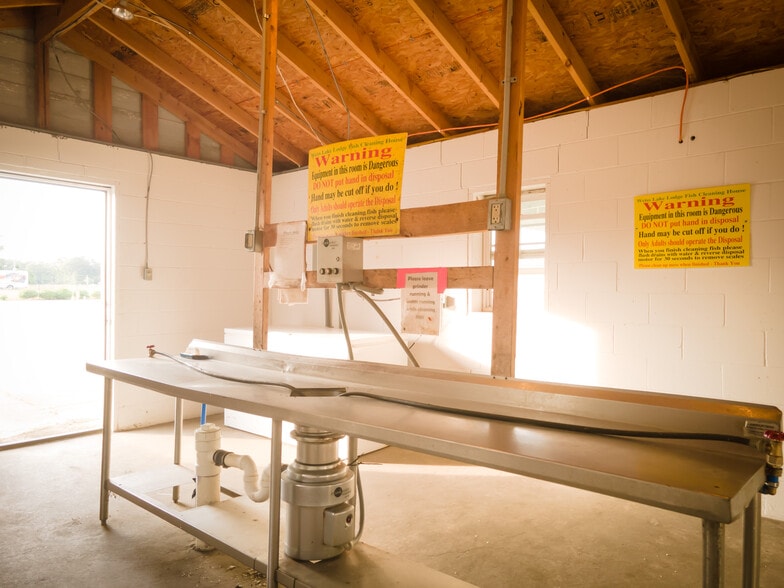 More Photos Of 998 Cedar Bluff Rd, Centre Hotel For Sale