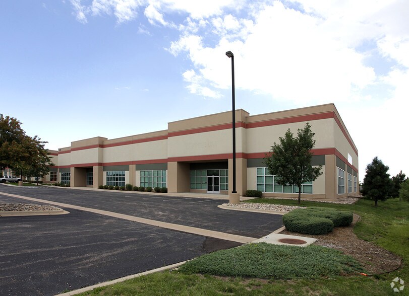 More Photos Of 1340 N Newport Rd, Colorado Springs Warehouse For Lease