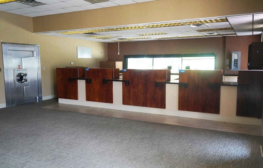 More Photos Of 555 Big a Rd, Toccoa Bank For Sale