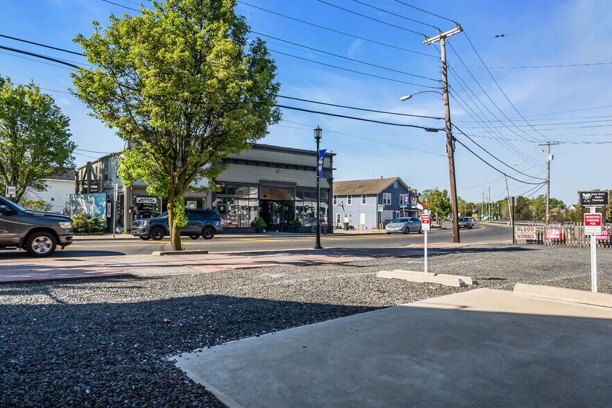 More Photos Of 11 E Main St, Tuckerton General Retail For Lease