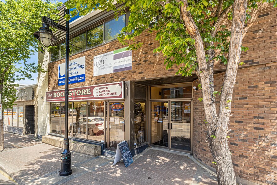 Primary Photo Of 7 Perron St, St. Albert Storefront Retail Office For Sale