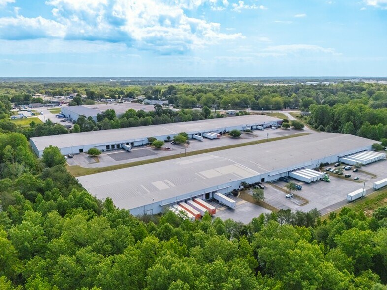 More Photos Of 6400 Augusta Rd, Greenville Warehouse For Lease